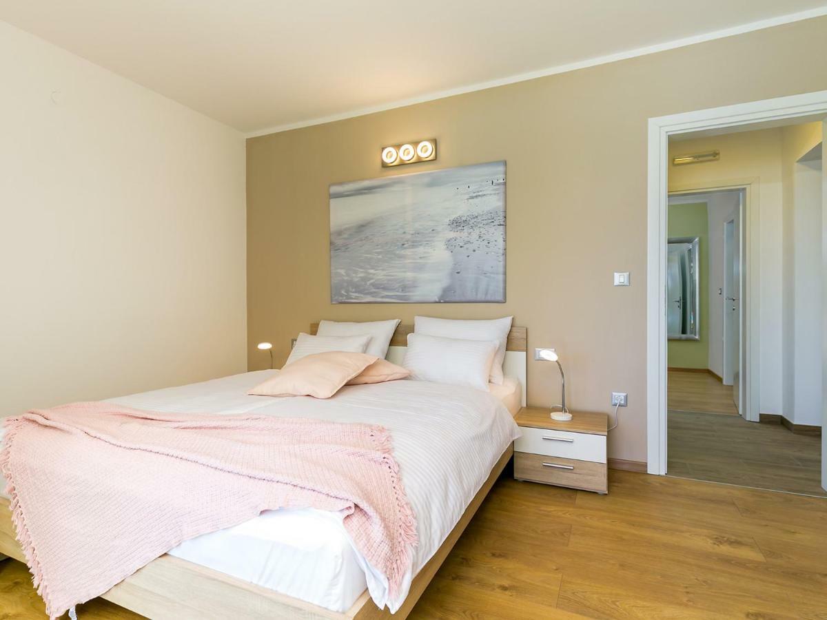 Pool Premium Apartment Vrsar Dış mekan fotoğraf